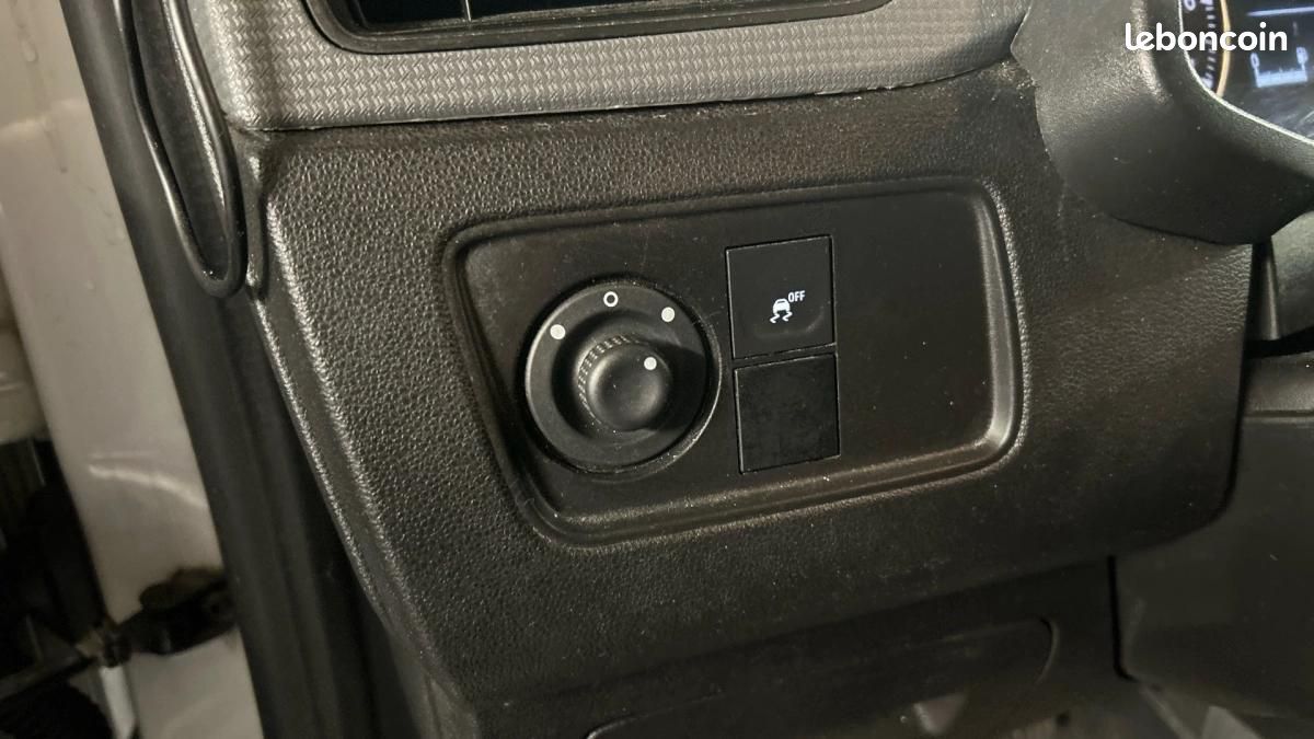 Renault Express FOURGON 1.5 BLUEDCI 75 CONFORT (image 16)
