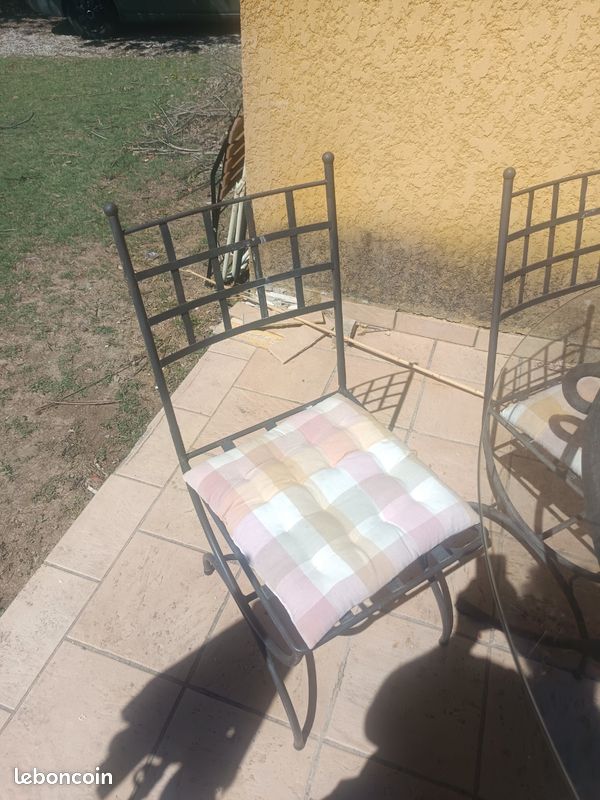 Table d'extérieur, 2 chaises fer forgé (image 3)
