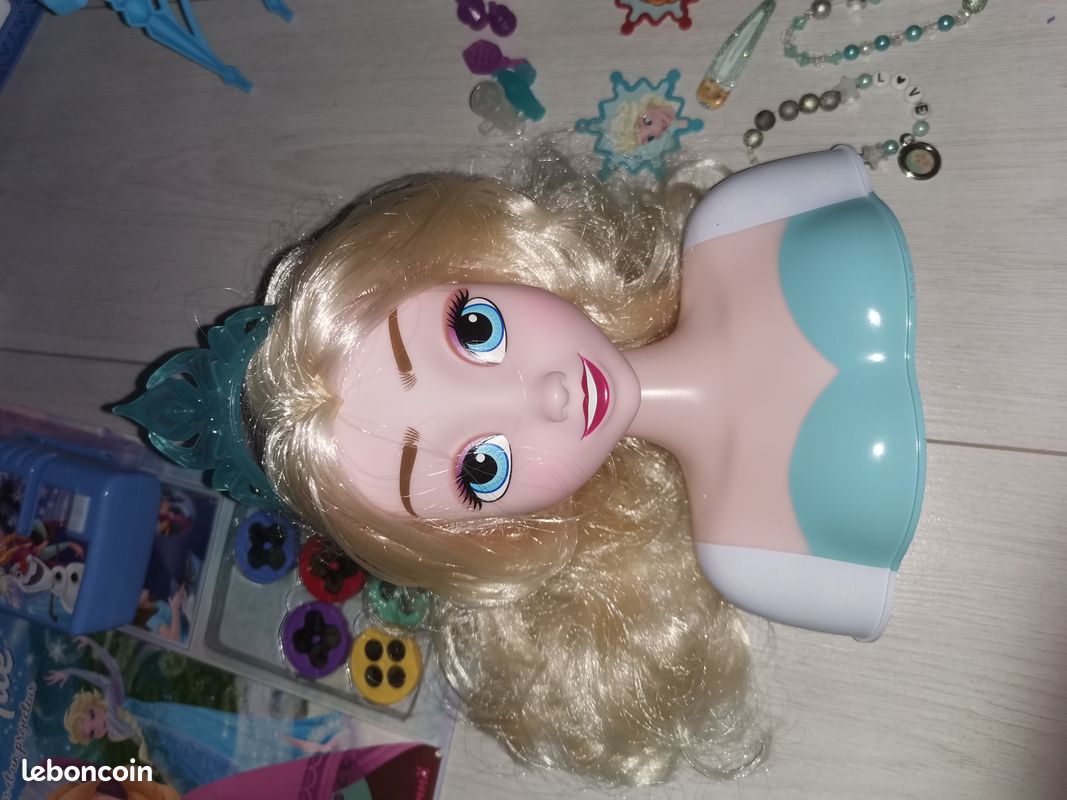 Kit reine des neiges, château poupées, tête à coiffer livre projeté, accessoires (image 5)