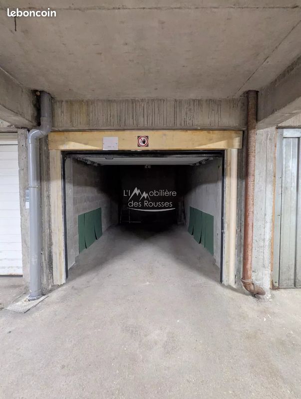 Parking 15 m² · à Hauts de Bienne · 15 m² · 12 000 €