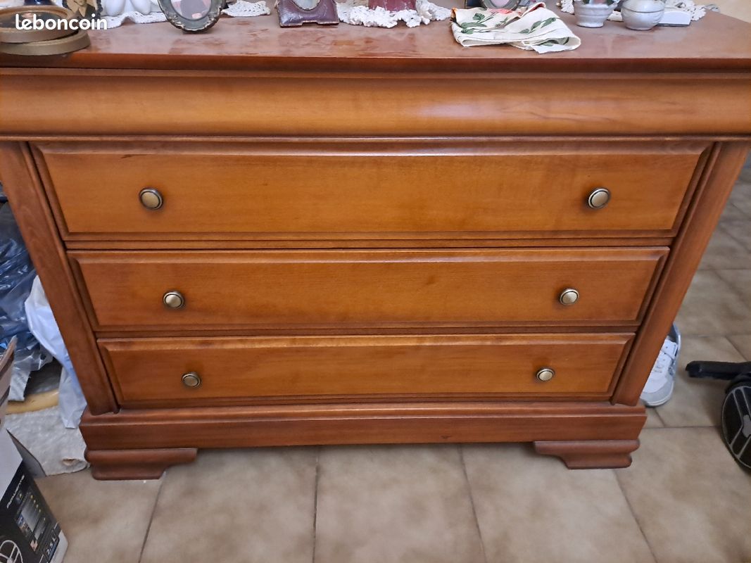 Commode (image 2)