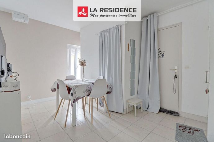 https://img.leboncoin.fr/api/v1/lbcpb1/images/8a/a2/50/8aa250bdf3cf9020baf2d9017c776e35c0f10372.jpg?rule=ad-image