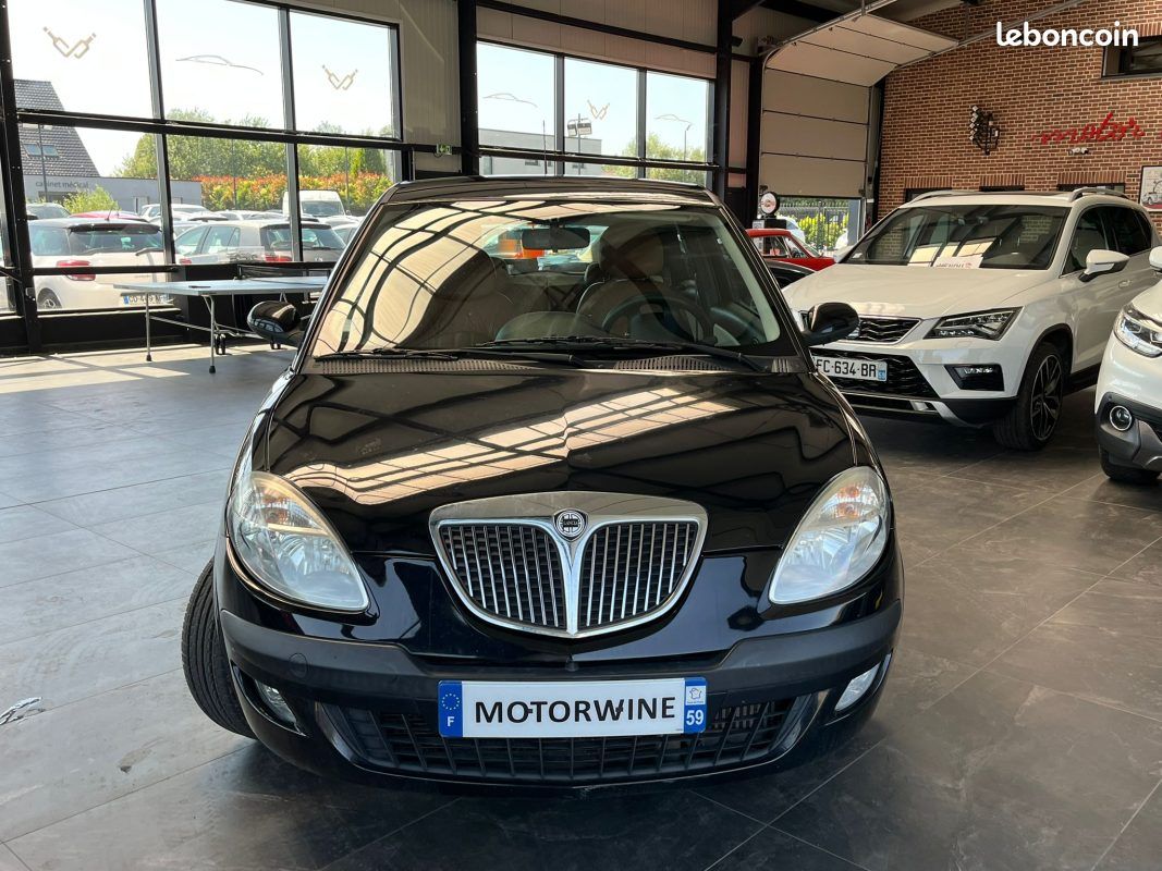 🚗 LANCIA Y 1.3 MULTIJET 16V ⚙️Full options ☀️ Toit ouvrant ❄️ Climatisation 🪑 Sièges en cuir (image 2)
