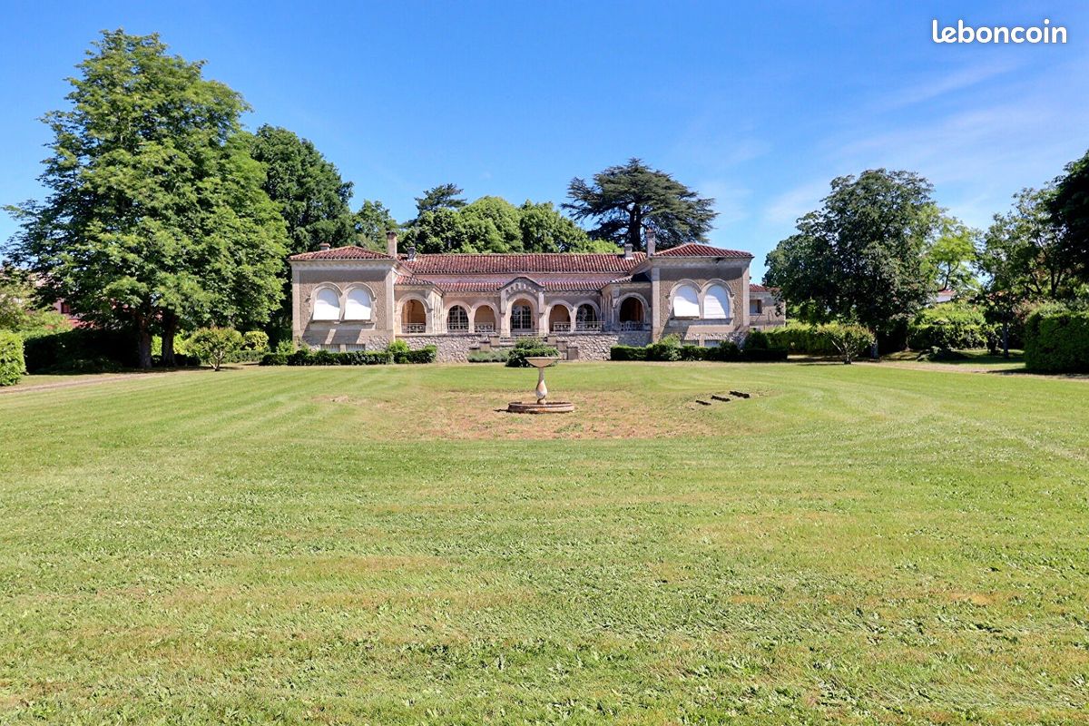 Maison 12 pièces 379 m² · à Saint-Sever · 379 m² · 599 560 €