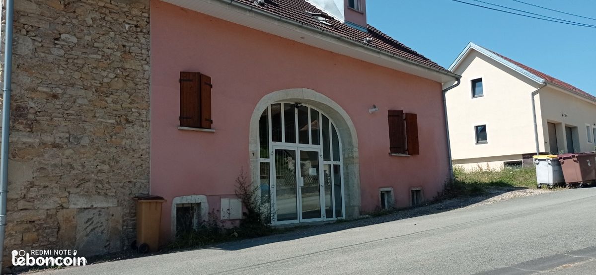 Parking 3 pièces 68 m² · à Bourogne · 68 m² · 135 000 €