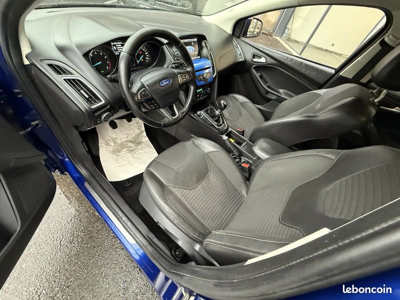 Ford FOCUS 1.0 ECOBOOST 125CH STOP&START TITANIUM (Vente a Pro ) (image 14)