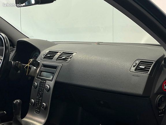 Volvo V50 1.8 ETHANOL 125 CH BVM MOMENTUM - CUIR 240800 km (image 22)