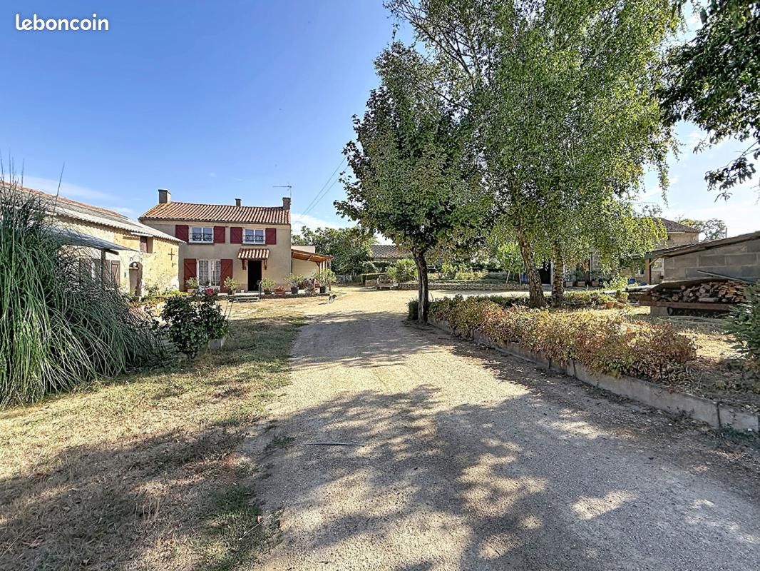 Maison 4 pièces 124 m² · à Doué-en-Anjou · 124 m² · 57 150 €