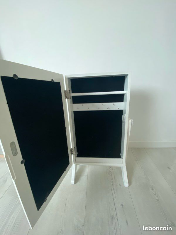 Miroir à bijoux (image 1)