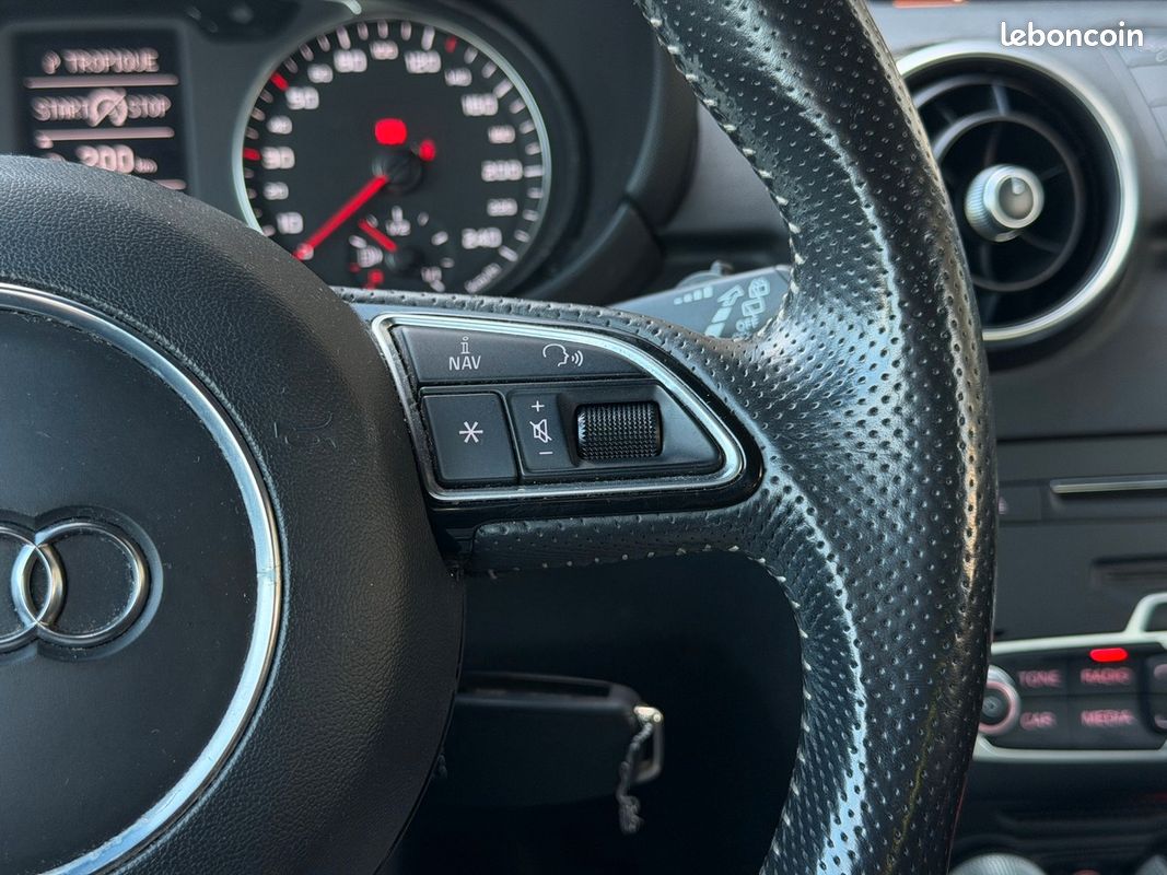 Audi A1 Phase 2 Sline 1.4 TSI 125 cv - Sièges cuir (image 14)