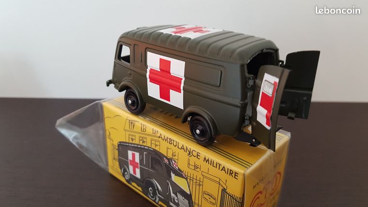 Miniature CIJ EUROPARC 1:43 - Renault 1000 Kg Ambulance N°3/61 - RARE Avec Boîte