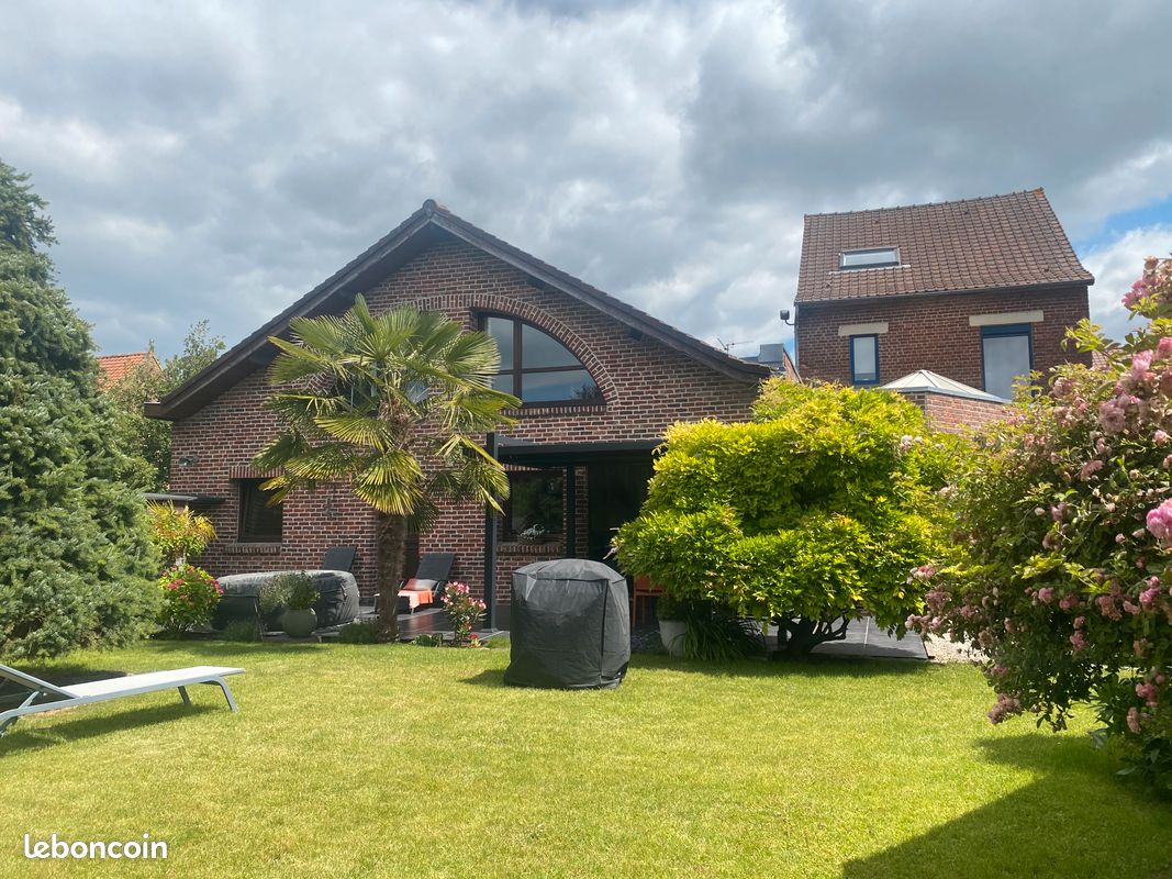 Maison 7 pièces 240 m² · à Allennes-les-Marais · 240 m² · 420 000 €