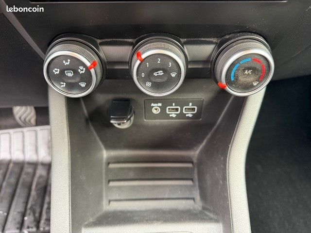 Renault Clio V 1.0 TCe 100CV BUSINESS (image 15)