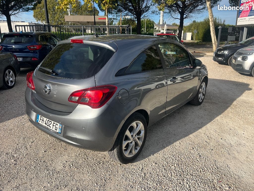 Opel Corsa 1.4 90 ch Design 1ère Main (image 4)