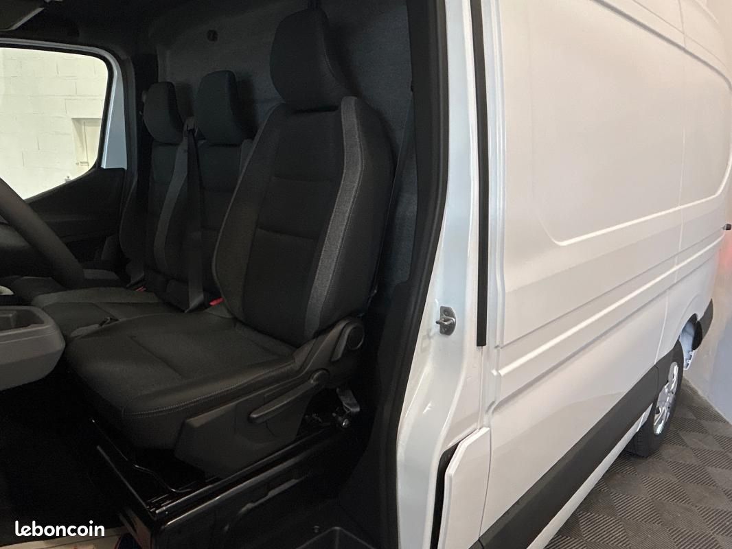 Renault Master FOURGON FG BLUE DCI 150 L2H2 3T5 TR ADVANCE (image 11)