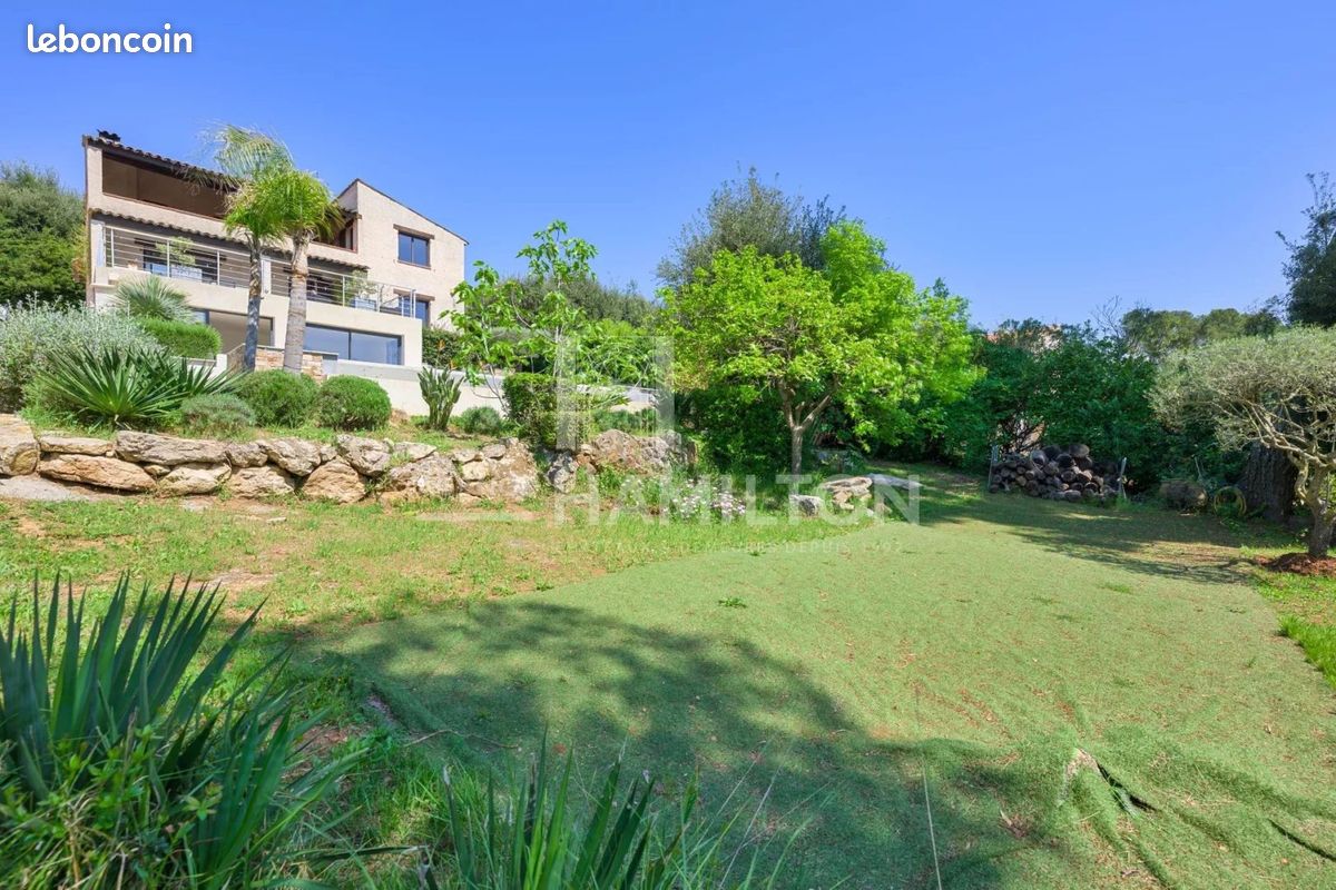 Maison 5 pièces 166 m² · à Biot · 166 m² · 1 099 000 €