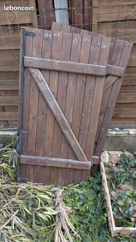 Volet de maison en bois (image 3)