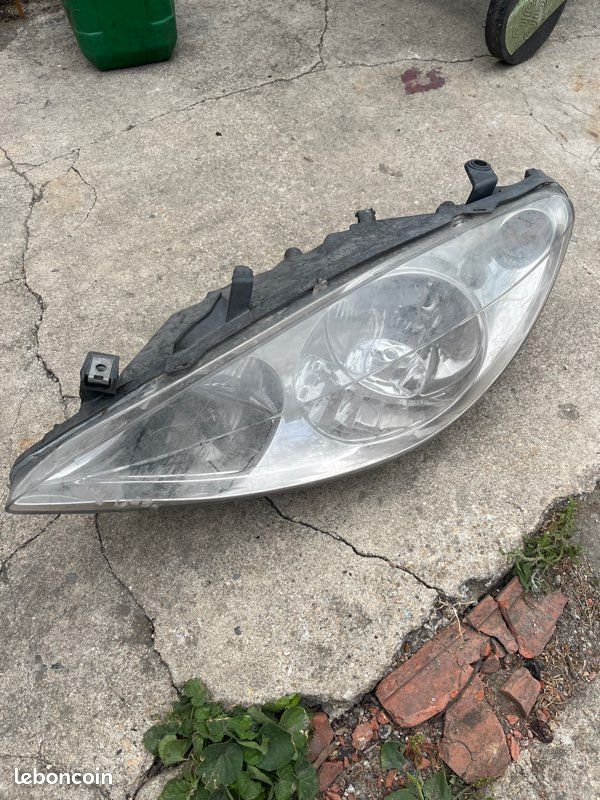 Phare avant gauche Peugeot 307 (image 1)