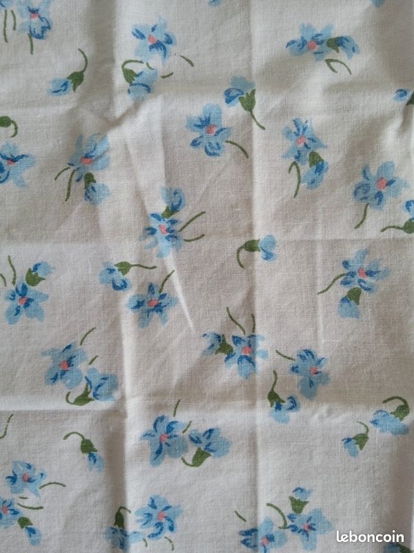 Mouchoir tissu blanc à fleurs bleu (image 3)