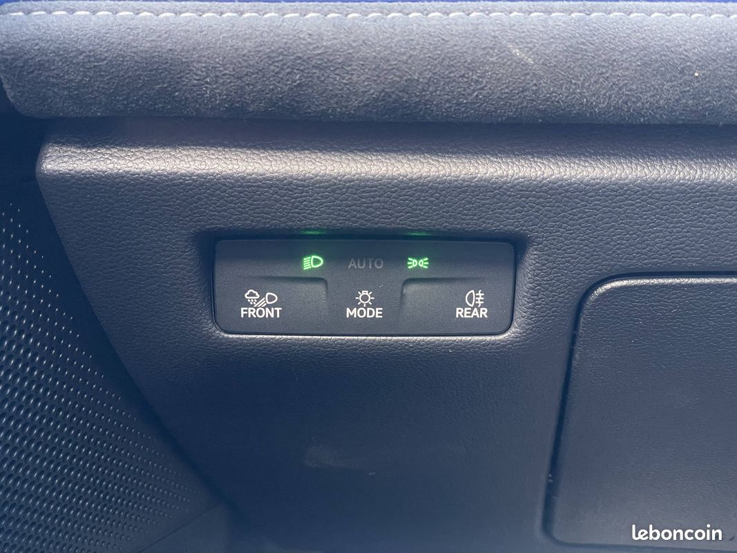VOLKSWAGEN Passat 1.5 eHybrid 272 DSG6 R-Line (image 32)