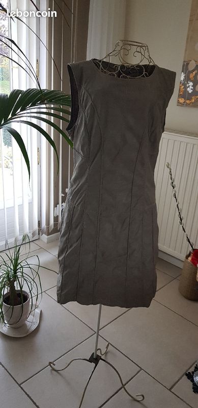 Robe t38 similicuir gris clair (image 1)