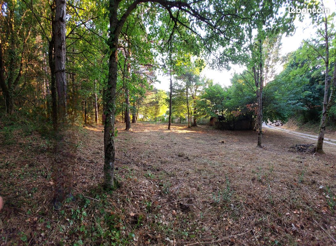 LAPRADELLE PUILAURENS Terrain constructible 854m2 · 21 000 €
