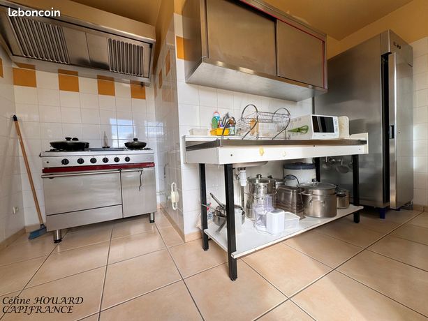Maison 9 pièces 270 m² — 18