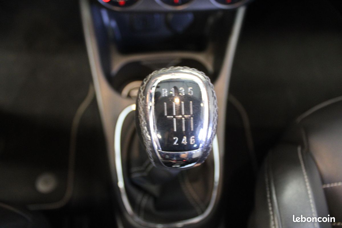 OPEL Corsa 1.4 Turbo 150 ch GSi (image 17)