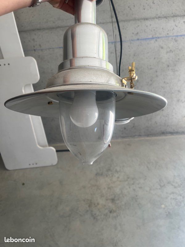 Lustre (image 2)