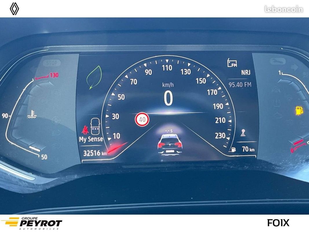 RENAULT Captur TCe 90 Techno (image 7)