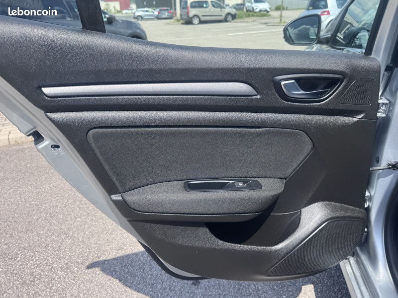 Renault MEGANE IV 1.5 BLUE DCI 115CH BUSINESS (image 23)