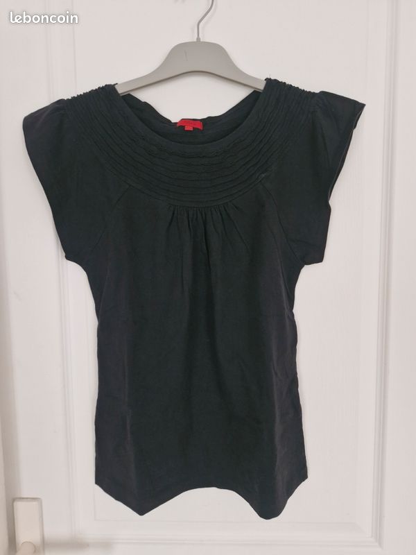 Tee-shirt noir taille 42/44 (image 1)