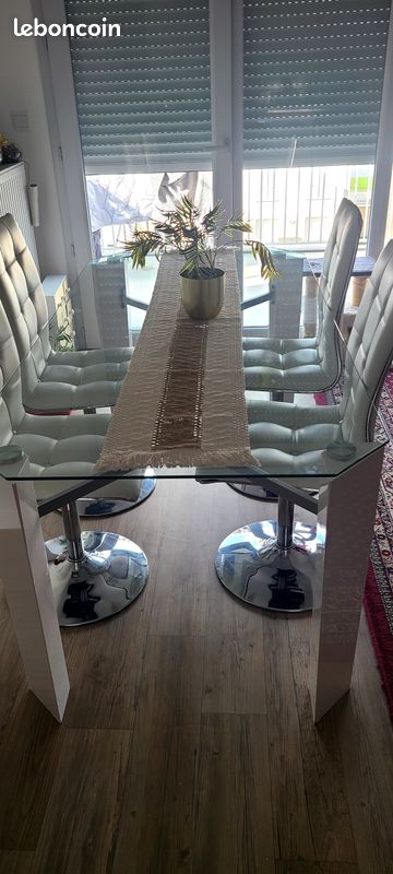 Table à manger + 4 chaises (image 4)