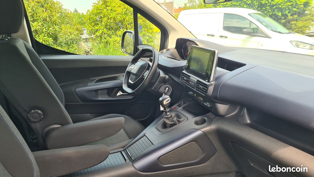 Peugeot RIFTER 1.5 BLUEHDI 130CH S&S STANDARD ALLURE (image 11)