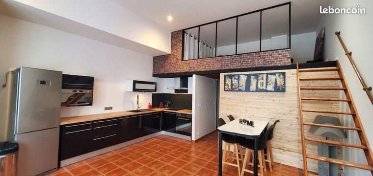 Grand studio, plus mezzanine