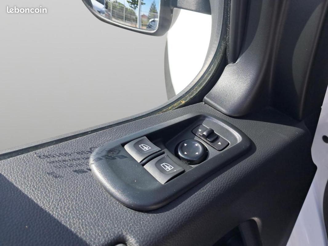 Renault Master FOURGON FGN TRAC F3300 L2H2 BLUE DCI 135 GRAND CONFORT (image 11)