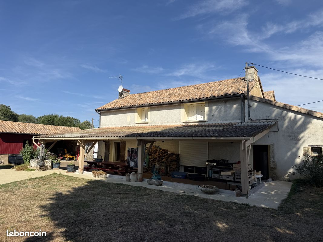 Maison 8 pièces 195 m² · à Vouneuil-sous-Biard · 195 m² · 343 200 €