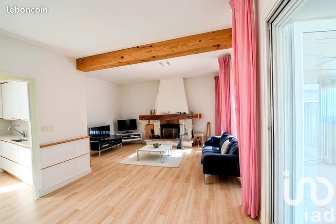 Maison 9 pièces 217 m²