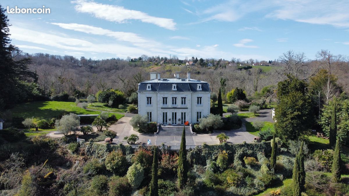 Maison 12 pièces 531 m² · à Pau · 531 m² · 1 800 000 €