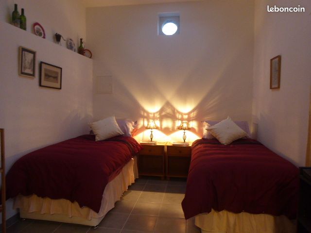 Super vue sur la vallée - Studio ideal single person/ couple ( babies welcome, we have a cot)/ or 2 friends (image 6)