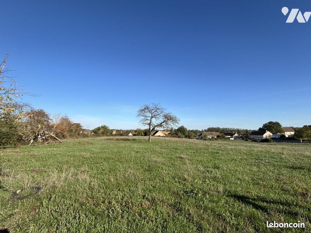 Terrain 8440 m² · à Saint-Aubin-de-Locquenay · 8 440 m² · 150 984 €