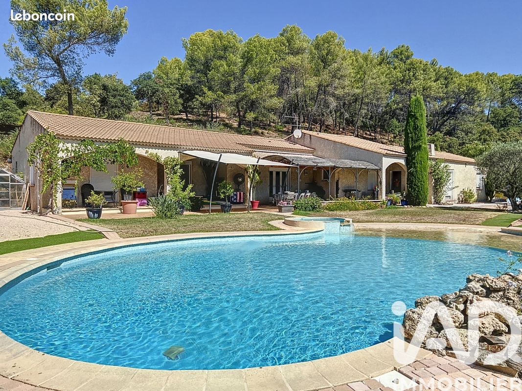 Maison 7 pièces 220 m² · à Pierrefeu-du-Var · 220 m² · 1 100 000 €