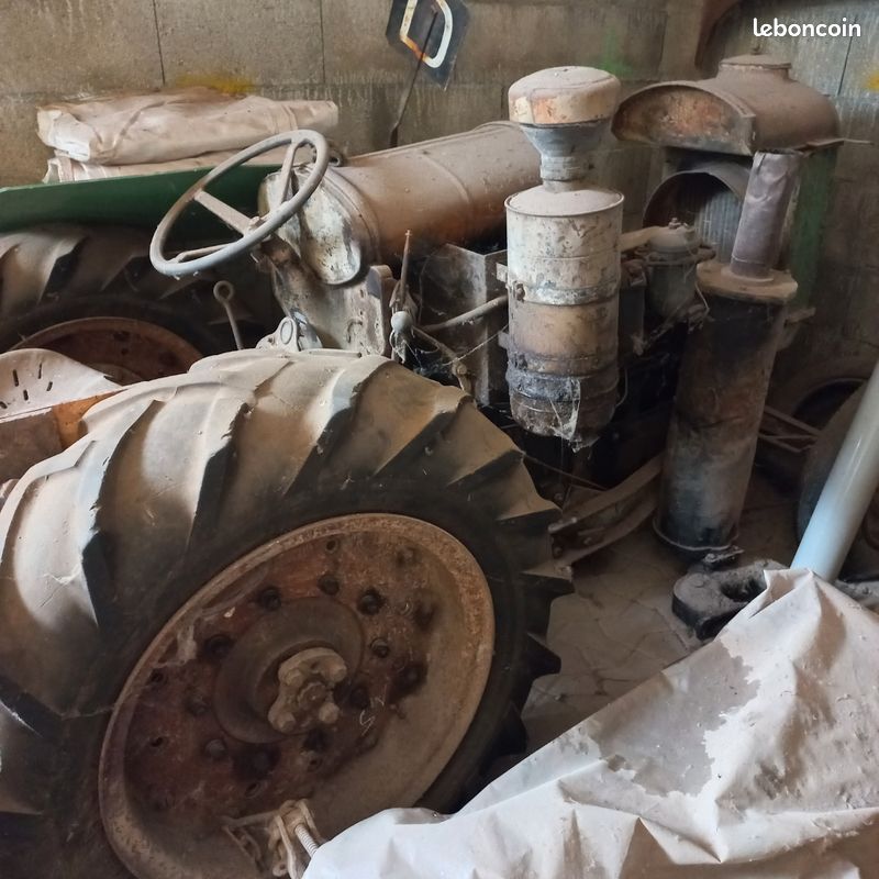 Fordson à moteur CLM (image 1)