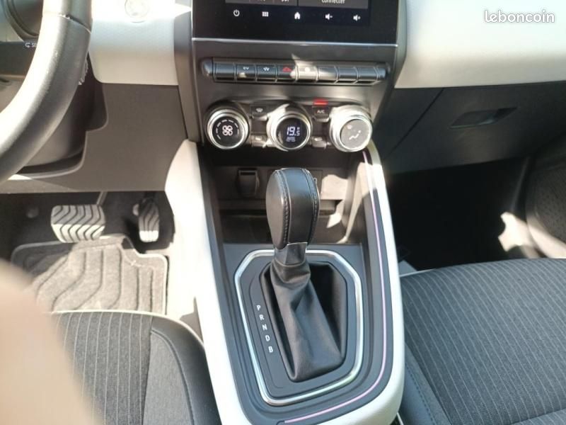 Renault Clio 1.6 E-Tech 145ch full hybrid Techno (image 16)