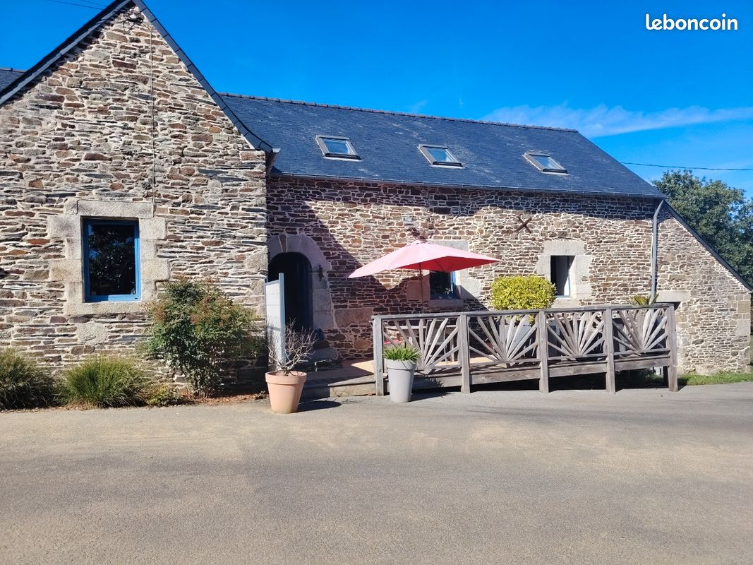 Maison 10 pièces 174 m² · à Le Cloître-Pleyben · 174 m² · 288 000 €