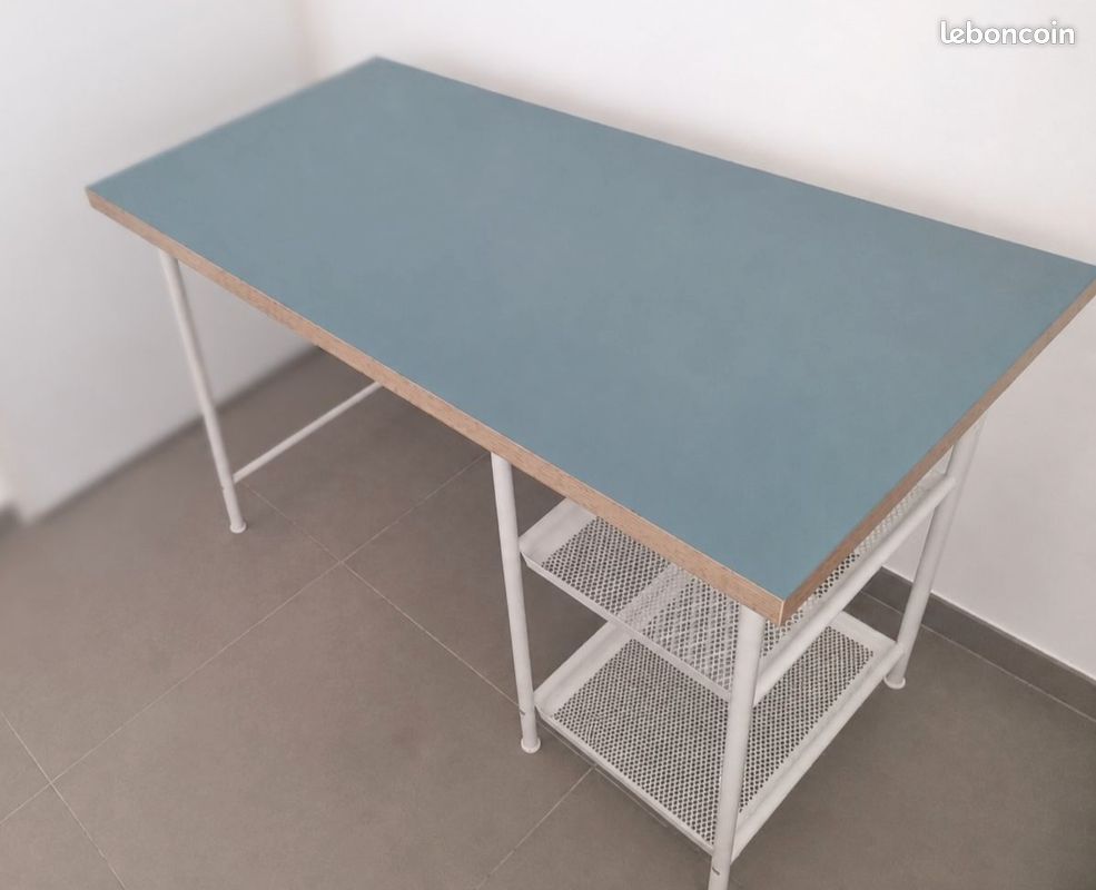 Bureau (image 1)