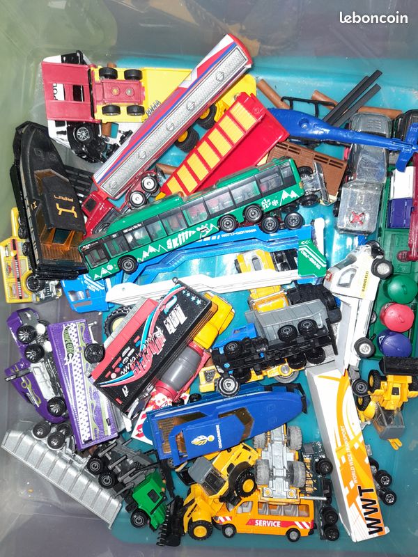 Lots de jouets camions (image 1)