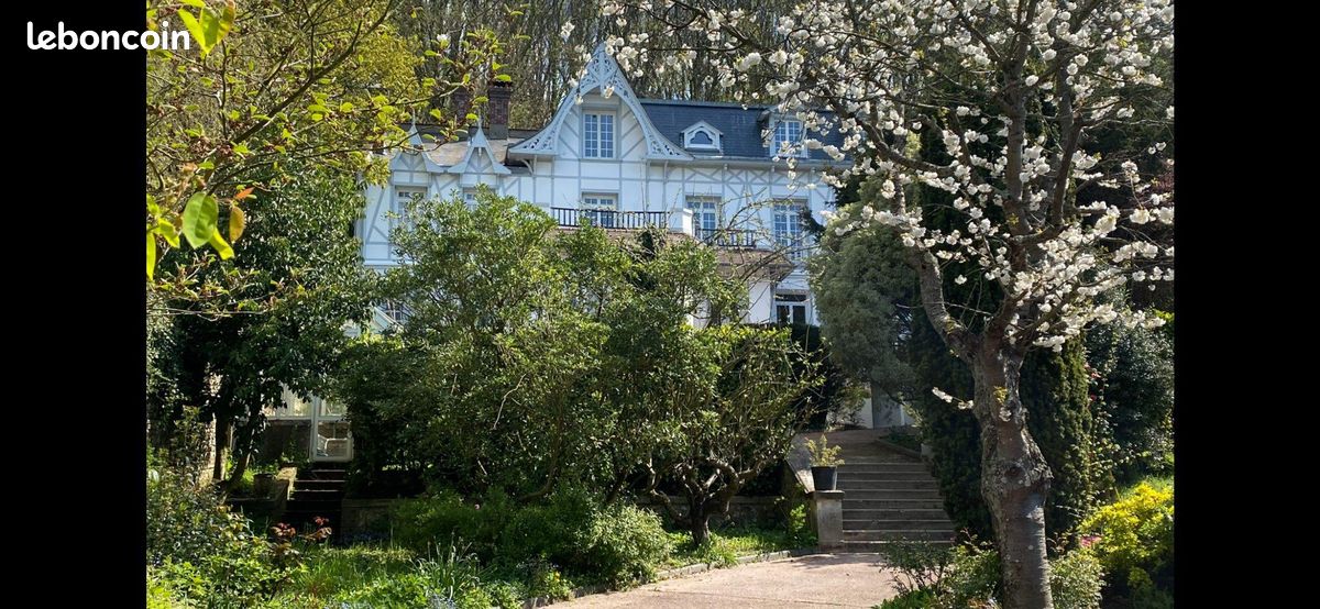 Maison 9 pièces 250 m² · à Montivilliers · 250 m² · 699 000 €
