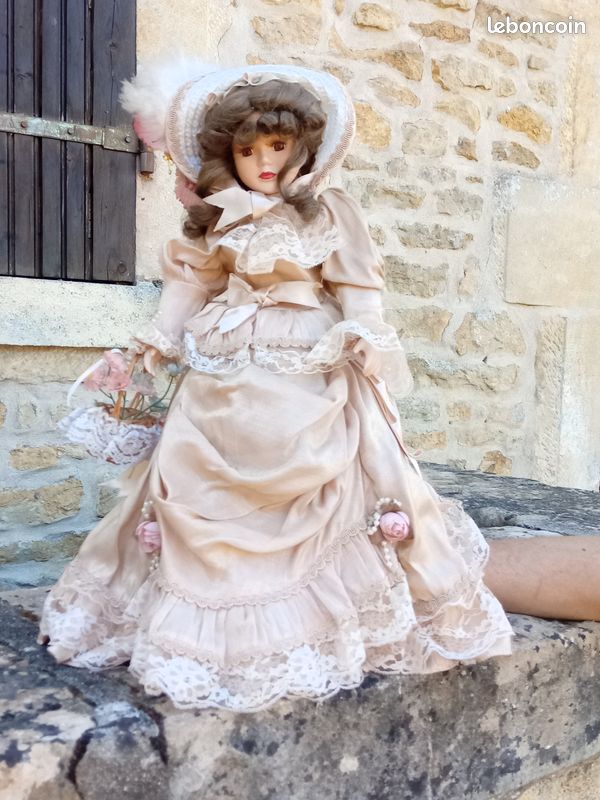 10 poupées sur socles à tiges en fer (image 9)