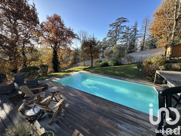 Propriété 8 pièces 236 m²